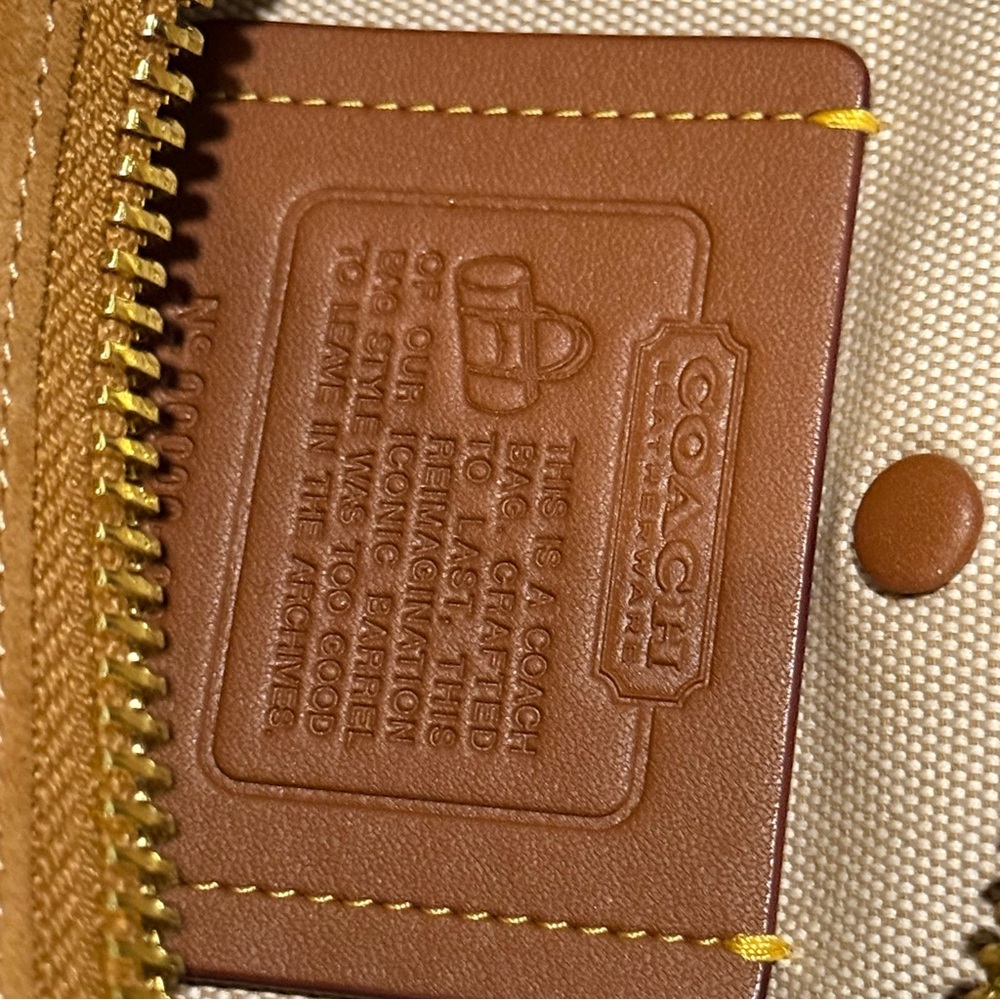 Coach Kisslock Barrel Bag Runway 2025 in Tan Suede - Picture 11 of 14